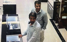 Bắt hai nghi phạm người nước ngoài trộm đồng hồ
