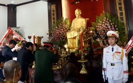TP.HCM dâng hương tưởng niệm Chủ tịch Hồ Chí Minh