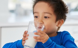Phòng giáo dục ra chỉ tiêu 60% học sinh phải uống sữa