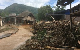 Lũ lớn ập về, gần một trăm nhà dân chìm trong nước ở Lào Cai
