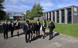 Độc chiêu ngăn học sinh trốn học của ngôi trường 'bét bảng' nước Anh