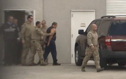 Cảnh sát Mỹ tung quân bắt kẻ gửi bom quy mô như bắt trùm khủng bố