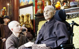 Thiền sư Thích Nhất Hạnh về đến tổ đình Từ Hiếu