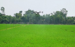 Ứng dụng thiết bị bay vào sản xuất nông nghiệp