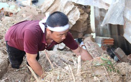 Đào bới tìm người mất tích do đất đá vùi lấp ở Nha Trang
