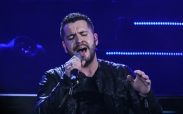 Shayne Ward đốn tim fans Việt bằng 11 ca khúc hit