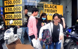 Người Sài Gòn "phấn khích" trong mùa Black Friday giảm đến 90% đầu tiên