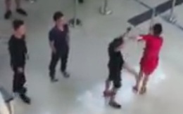 Khởi tố người hành hung nữ nhân viên hàng không