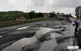 Yêu cầu khẩn trương sửa chữa quốc lộ 1 ở Phú Yên hỏng nặng