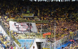 Dortmund bị phạt 44.000 bảng vì cổ động viên giăng banner phản cảm