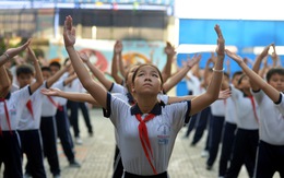 Học trò Sài Gòn thích thú tập thể dục với nhạc võ Vovinam