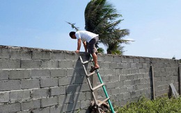 Phú Yên kiểm tra toàn diện dự án bít lối, dân leo tường ra biển