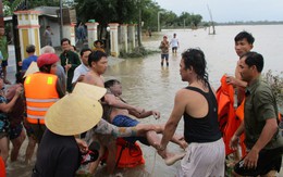 Vợ mang thai cùng chồng bị lũ cuốn chết