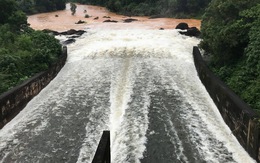 Hồ Phú Ninh tiếp tục xả nước điều tiết lũ