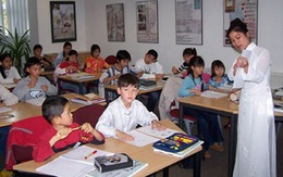 Ban hành chương trình dạy tiếng Việt cho người Việt Nam ở nước ngoài