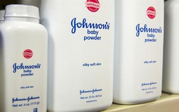 Reuters: Johnson & Johnson biết phấn rôm của họ chứa chất gây ung thư từ lâu