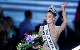 Miss Universe 2017 háo hức trao vương miện cho người kế nhiệm