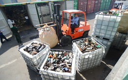 Kinh hoàng với 20 container rác điện tử về cảng Sài Gòn