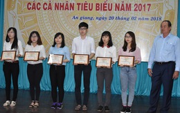 An Giang trao thưởng hơn 1 tỉ đồng cho 173 sinh viên, học sinh...