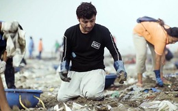 Chàng trai dọn 9.000 tấn rác trên bãi biển