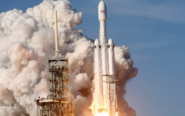 SpaceX phóng tên lửa mạnh nhất thế giới hướng về sao Hỏa