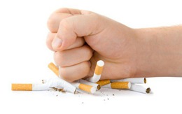 Hút thuốc gia tăng nguy cơ điếc