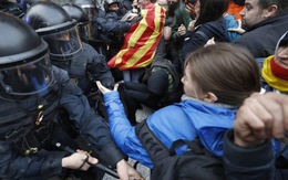 Máu đổ ở Catalonia sau khi thủ lĩnh ly khai bị bắt