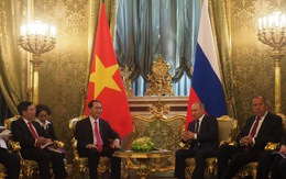 Chủ tịch nước Trần Đại Quang điện đàm với Tổng thống Putin