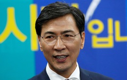 Ứng viên Tổng thống Hàn Quốc rơi đài vì tòm tem cô thư ký