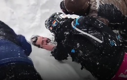 Video giải cứu kì diệu người đàn ông bị vùi lấp trong trận lở tuyết