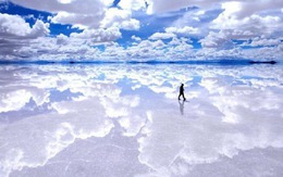 Salar de Uyuni - 'Chiếc gương bầu trời' ở Bolivia