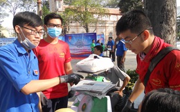 Doanh nghiệp thu gom ve chai, đổi quà tặng