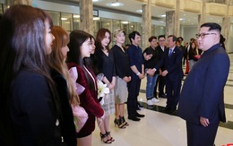 Ca sĩ hai miền Triều Tiên nắm tay hát 'Chúng ta là một nhà'