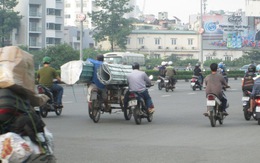 Chở hàng kiểu này quá nguy hiểm, làm sao dẹp được?