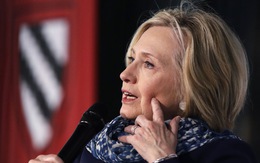 Bà Hillary Clinton cảnh báo nền dân chủ Mỹ đang khủng hoảng