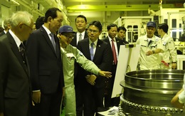 Chủ tịch nước thăm nhà máy sản xuất động cơ xe đua của Nhật