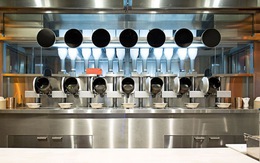 Nhà hàng đầu tiên trên thế giới sử dụng toàn bộ đầu bếp là robot