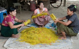 Ngạc nhiên với kỹ thuật làm dây thun thủ công của người Myanmar