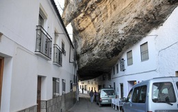 Setenil de las Bodegas - Thị trấn trắng bên dưới khe đá
