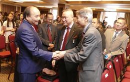 Thủ tướng gặp bà con người Việt ở Canada