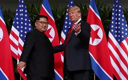 Ông Trump và ông Kim nói gì với nhau khi vừa gặp tại Singapore?