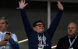 Maradona phì phèo xì gà, ‘phân biệt chủng tộc’ tại World Cup