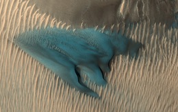 Đụn cát màu xanh bí ẩn trên Sao Hỏa