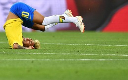Vì sao Neymar mang vớ rách thi đấu tại World Cup?