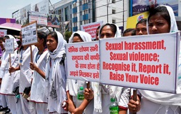 Bắt 2 trong 6 nghi phạm hãm hiếp tập thể 5 phụ nữ ở Ấn Độ