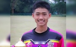 Cậu bé duy nhất trong đội bóng Thái nói chuyện được với thợ lặn nước ngoài