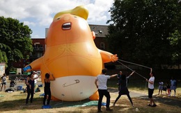 'Em bé' Trump khổng lồ đón Tổng thống Mỹ đến London