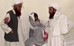 Đánh bom liều chết khủng khiếp ở Pakistan: gần 300 người thương vong