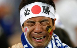 Nhật thua, fan Nhật vừa khóc nức nở lại vừa nhặt rác trên khán đài