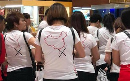 Đình chỉ 9 tháng công ty để khách Trung Quốc mặc áo 'đường lưỡi bò'